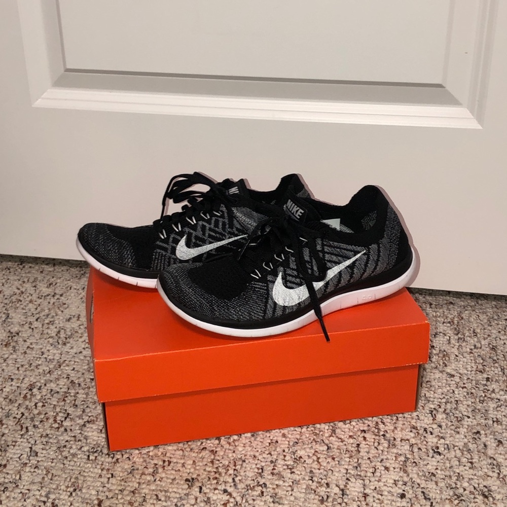 WOMENS Nike free 4.0 sneakers
